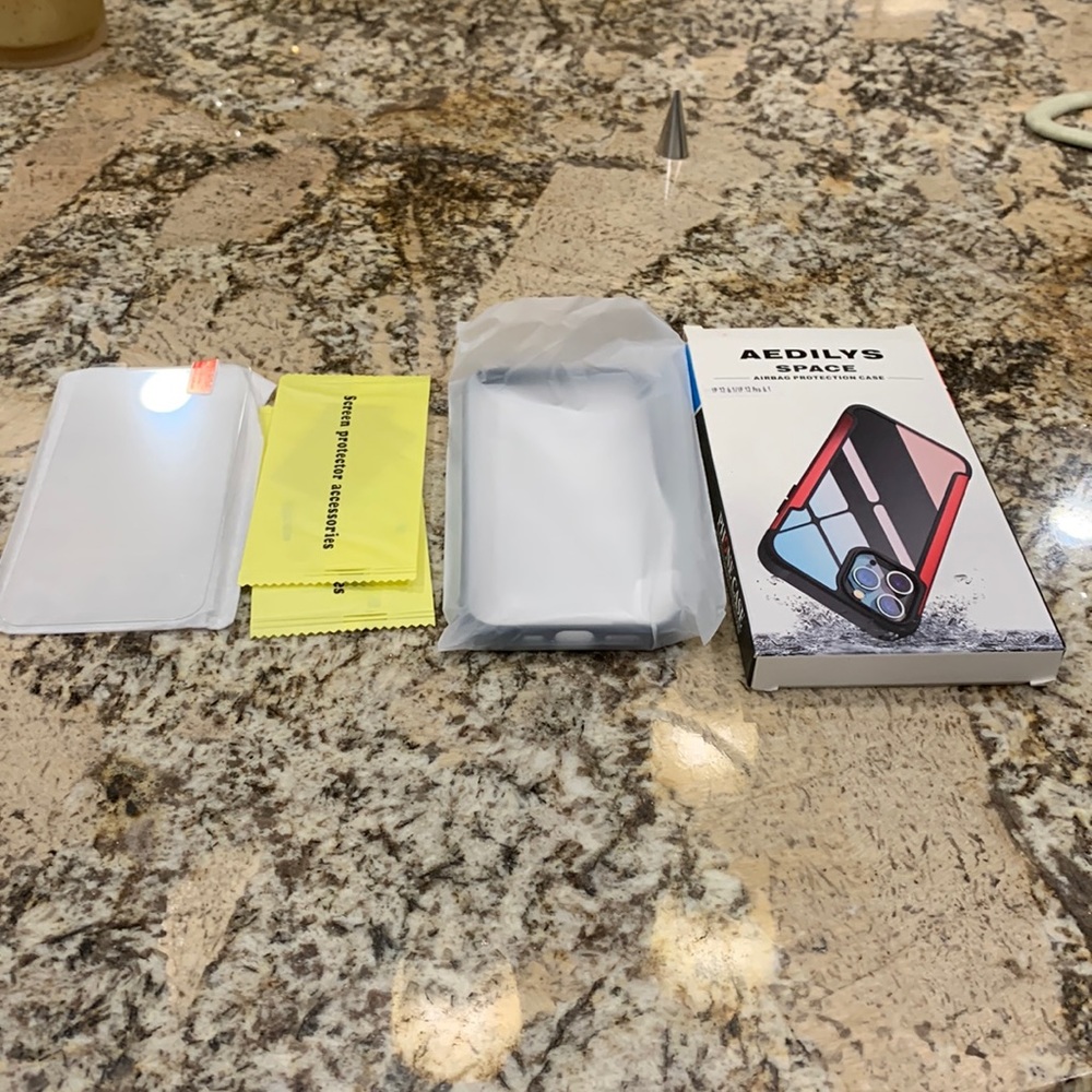 iPhone case - Picture 2 of 10